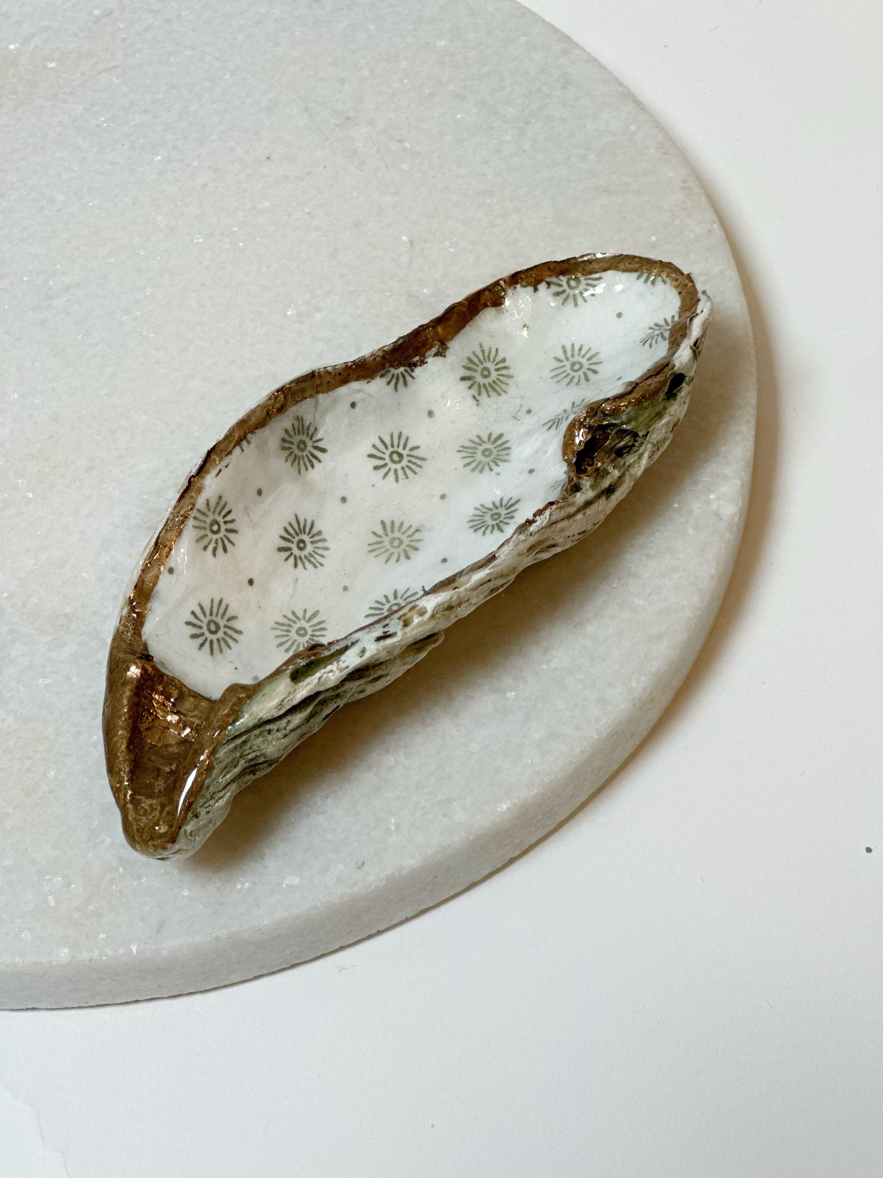 Oesterschelp "White & green"