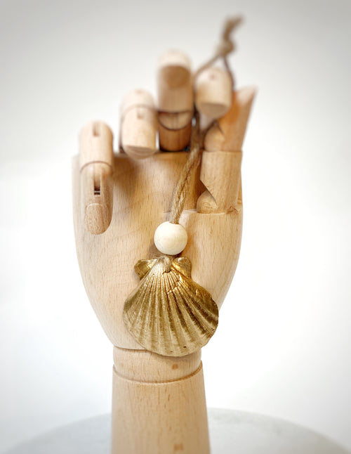 sint-jakobsschelp hanger "Golden"