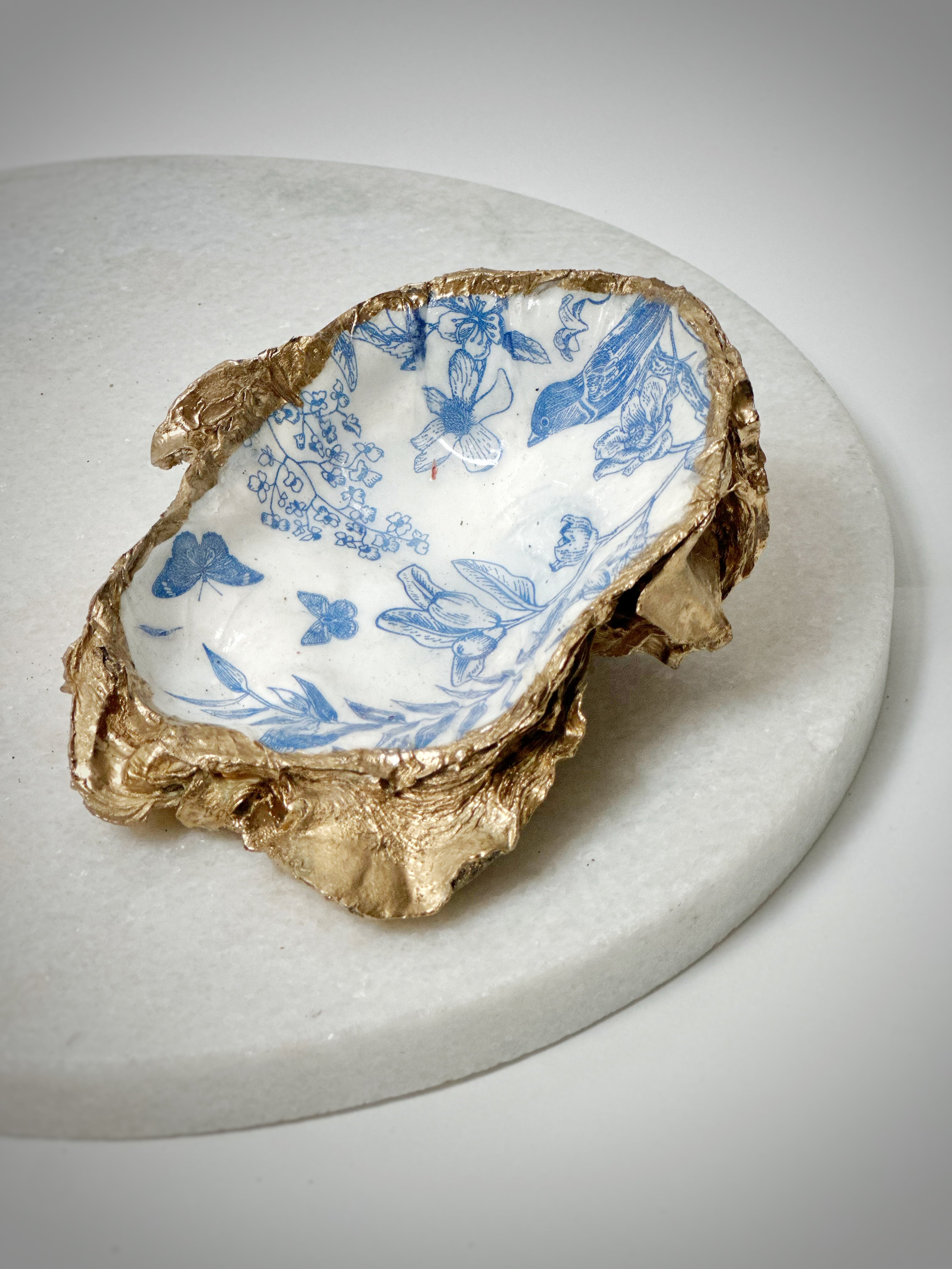 Oesterschelp "white & blue"