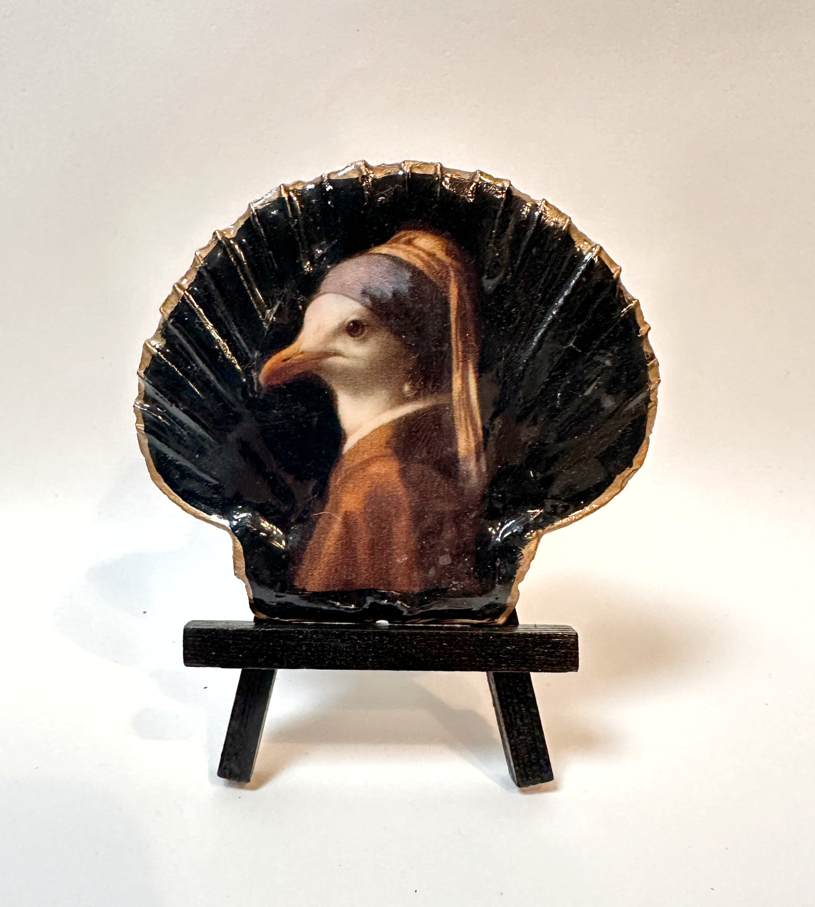 Jakobsmuschel "Möwe mit Perlenohrring"