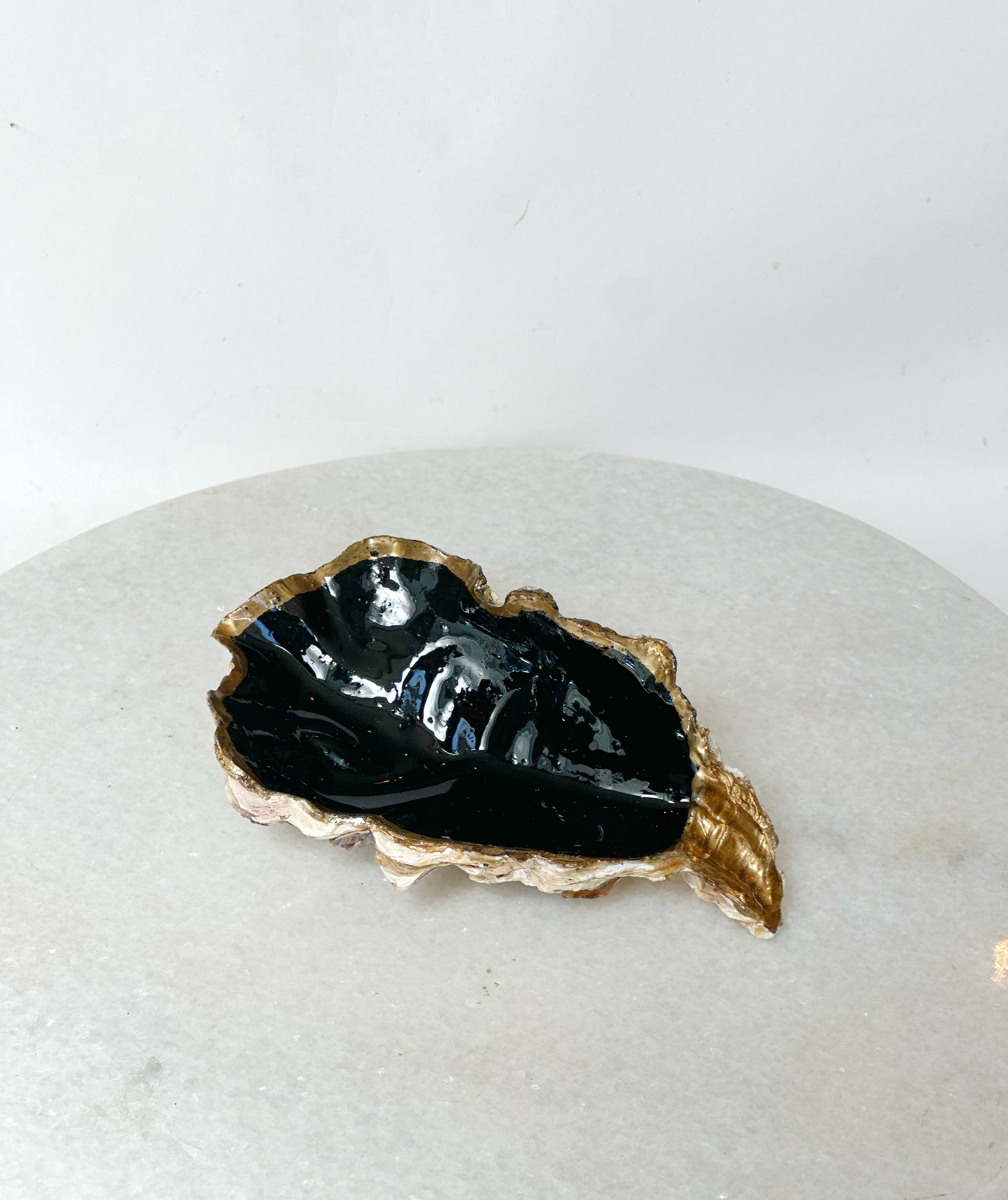 Austernschale "Black & gold" (S)